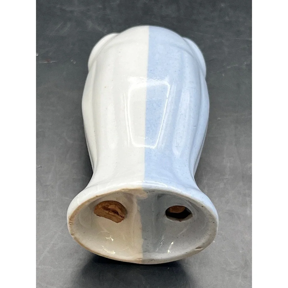 Vtg Art Deco One Piece Usona Chester WV Artware Salt & Pepper Shaker Blue‎ White
